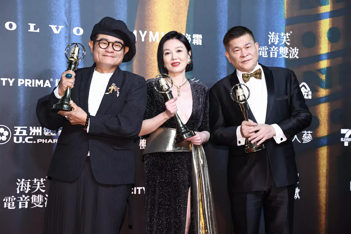 苗可麗主持路走10年終抱回金鐘 澎恰恰感動喊老兵不死